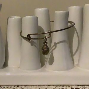 ❤️3 for $20❤️EUC Alex and Ani Silver Cupcake Bracelet